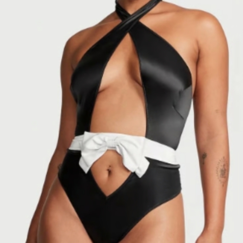 NWT- VICTORIA SECRET B&W SATIN BOW TEDDY- SIZE MEDIUM - Picture 2 of 3